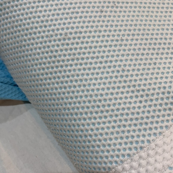 Temperpedic twin mattress protector pad. - Picture 5 of 5